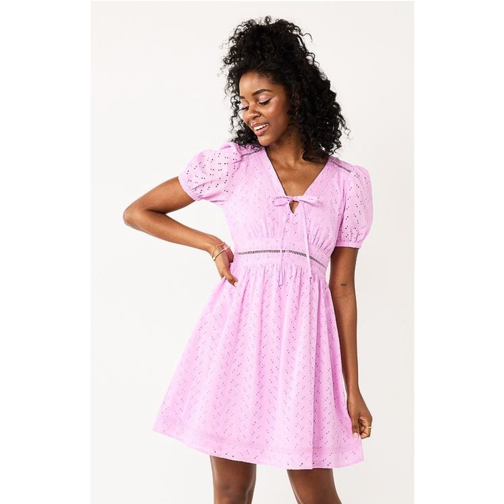 SO Womens Dress Size M Pink Eyelet Lace V-Neck Cottagecore Boho Sumemer Feminine